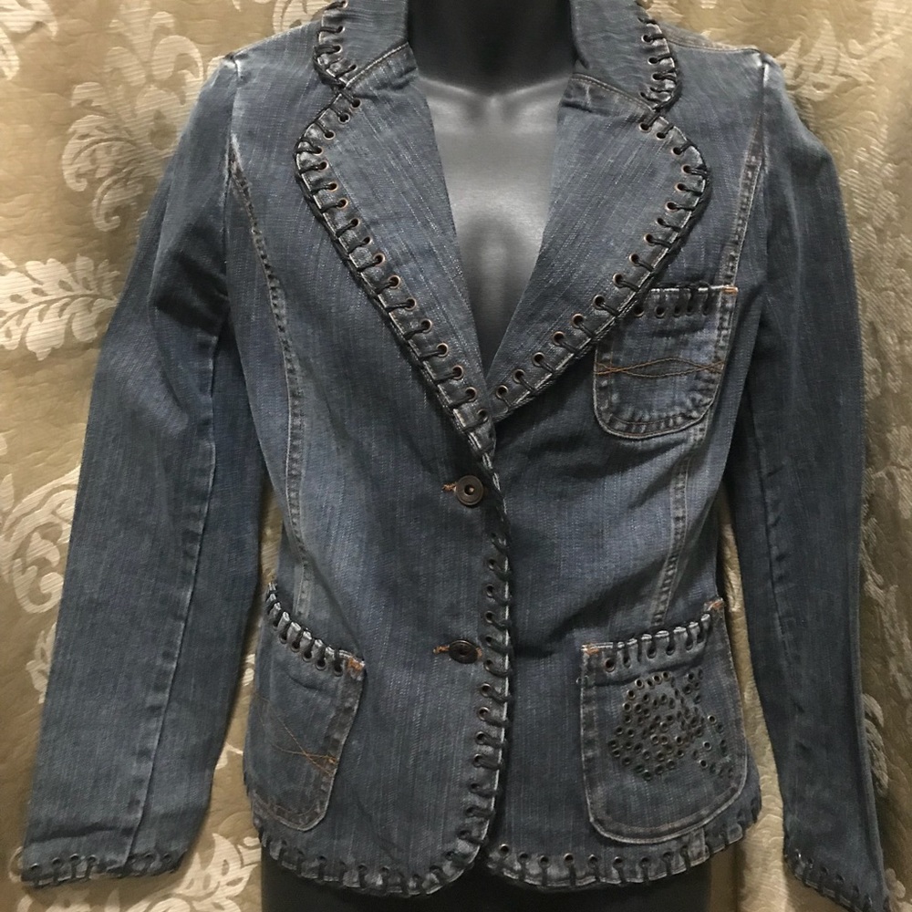 Biscote denim blazer